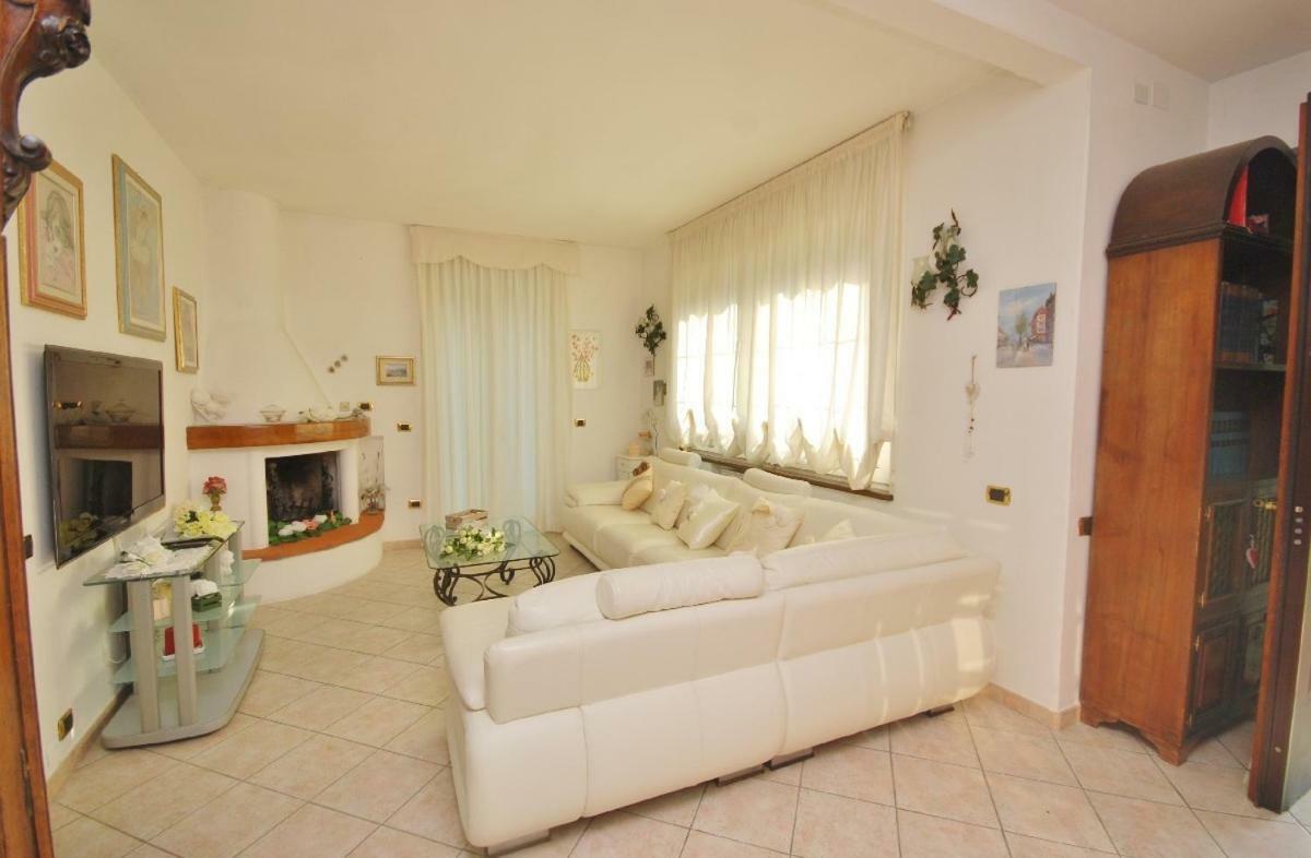 Raffinato Attico Vicino Al Mare Con Solarium Lido Di Camaiore Exterior photo